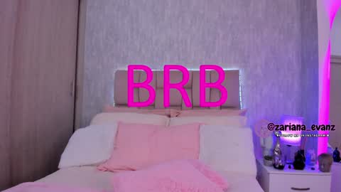 Snapshot of zarianaevanz chatting on 01-12-25, 04:00 Zariana online show from 01-12-25, 04:00