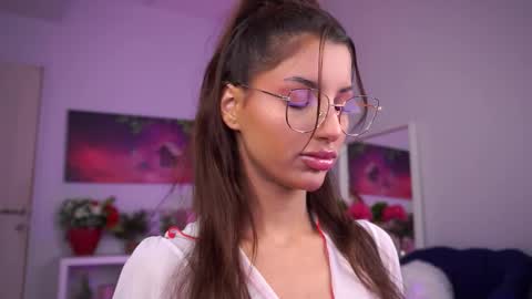 Snapshot of zariavera chatting on 10-19-25, 07:03 zariavera online show from 10-19-25, 07:03