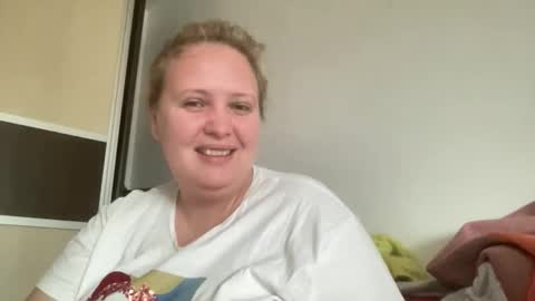 Snapshot of zarina26 chatting on 02-05-26, 09:14 zarina online show from 02-05-26, 09:14