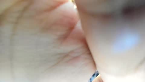 Snapshot of zarirosse chatting on 12-21-25, 03:41 zarirosse online show from 12-21-25, 03:41