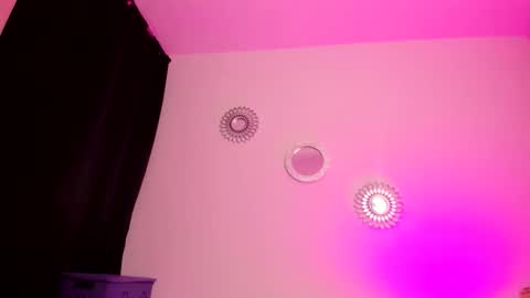 Zaritha Li online show from 10-18-25, 10:16