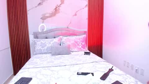 Snapshot of zashabaker chatting on 11-02-25, 02:30 Zasha B online show from 11-02-25, 02:30