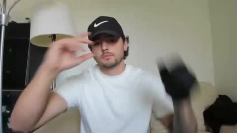 Snapshot of zaylanez chatting on 01-06-25, 07:24 Zay lanez online show from 01-06-25, 07:24