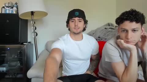 Snapshot of zaylanez chatting on 02-12-25, 10:48 Zay lanez online show from 02-12-25, 10:48