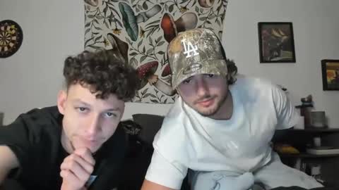 Snapshot of zaylanez chatting on 02-21-25, 11:10 Zay lanez online show from 02-21-25, 11:10