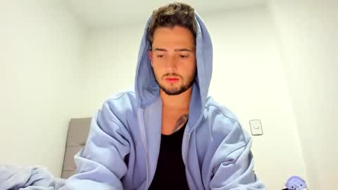 Snapshot of zaylanez chatting on 10-24-25, 03:36 Zay lanez online show from 10-24-25, 03:36