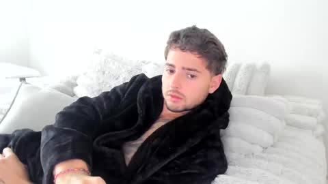 Snapshot of zaylanez chatting on 11-04-25, 06:29 Zay lanez online show from 11-04-25, 06:29