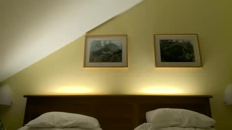 Snapshot of zech2455 chatting on 11-19-25, 09:48 zech2455 online show from 11-19-25, 09:48