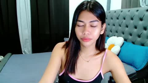 Zo online show from 03-10-25, 01:43