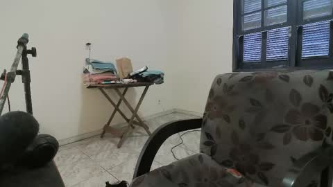 Snapshot of zehdolandia chatting on 05-06-26, 05:51 pervboy online show from 05-06-26, 05:51