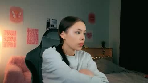 Lara online show from 02-15-26, 07:10