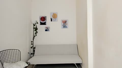 Snapshot of zenith_glow chatting on 01-19-26, 02:59 Zenith online show from 01-19-26, 02:59