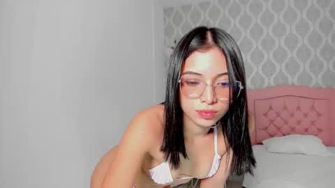 Snapshot of zenith_glow chatting on 02-23-26, 04:10 Zenith online show from 02-23-26, 04:10