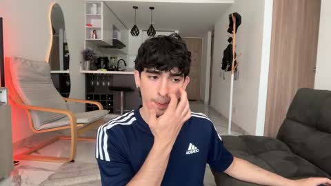 Snapshot of zenn_rush chatting on 10-31-25, 02:07 Zenn online show from 10-31-25, 02:07