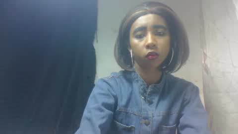 Snapshot of zeolineess chatting on 10-10-25, 10:42 zeolineess online show from 10-10-25, 10:42