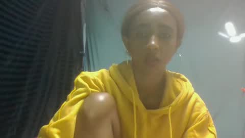 Snapshot of zeolineess chatting on 10-27-25, 04:11 zeolineess online show from 10-27-25, 04:11