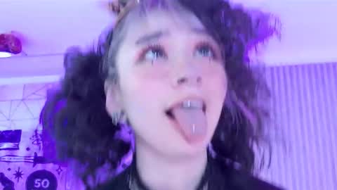    online show from 12-19-25, 03:19