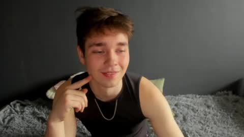 Snapshot of zeriixx chatting on 04-10-26, 01:44 Ethan online show from 04-10-26, 01:44