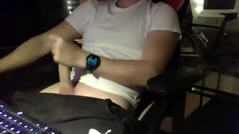 Snapshot of zerpyt chatting on 10-11-25, 05:33 Mios online show from 10-11-25, 05:33