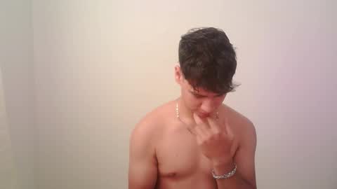 zeus_183 online show from 09-28-25, 02:33