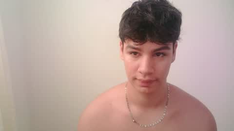 zeus_183 online show from 06-17-26, 07:37