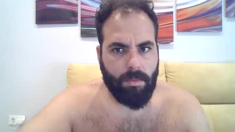 Snapshot of zeusateneo chatting on 10-05-25, 10:46 Zeus online show from 10-05-25, 10:46