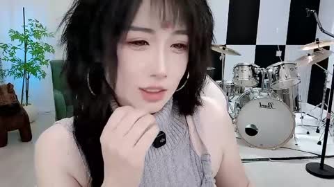 Snapshot of zhen0 chatting on 09-13-25, 05:57 zhen online show from 09-13-25, 05:57