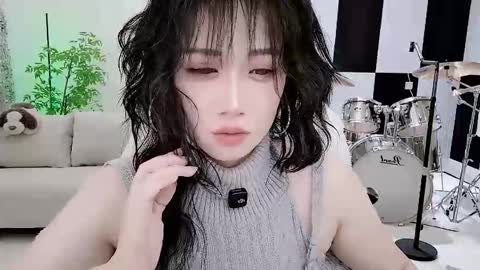 Snapshot of zhen0 chatting on 10-17-25, 01:03 zhen online show from 10-17-25, 01:03