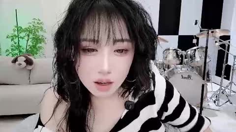 Snapshot of zhen0 chatting on 10-18-25, 11:27 zhen online show from 10-18-25, 11:27