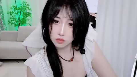 Snapshot of zhen0 chatting on 11-13-25, 06:29 zhen online show from 11-13-25, 06:29