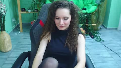 Snapshot of zianichols chatting on 01-24-25, 09:58 zianichols online show from 01-24-25, 09:58