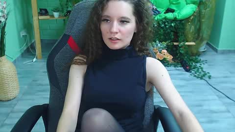 Snapshot of zianichols chatting on 01-25-25, 12:59 zianichols online show from 01-25-25, 12:59