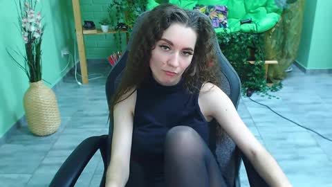 Snapshot of zianichols chatting on 01-28-25, 10:01 zianichols online show from 01-28-25, 10:01