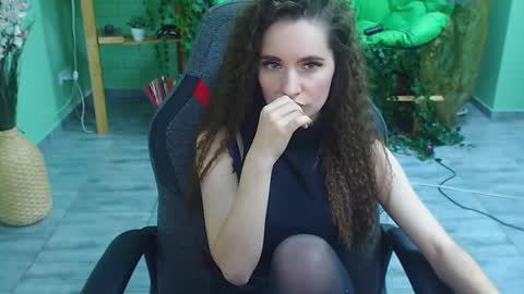 Snapshot of zianichols chatting on 02-01-25, 01:12 zianichols online show from 02-01-25, 01:12