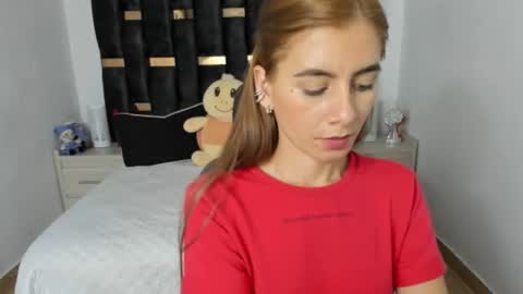 Snapshot of ziataylor chatting on 02-13-25, 12:46 ziataylor online show from 02-13-25, 12:46