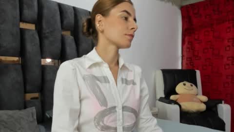 Snapshot of ziataylor chatting on 03-06-25, 09:42 ziataylor online show from 03-06-25, 09:42