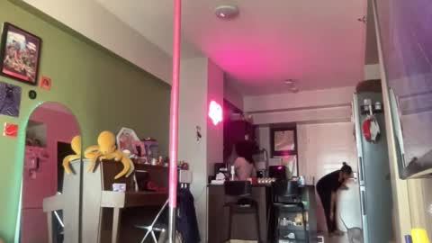 Snapshot of ziggy_rouge chatting on 02-26-26, 11:37 Ziggy ziggy- online show from 02-26-26, 11:37