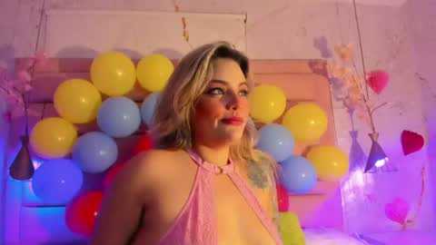 zihaadams_ online show from 06-12-26, 04:00