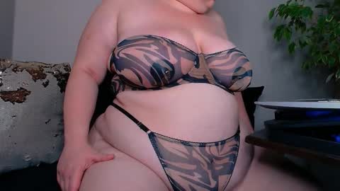 Snapshot of zinacorleone chatting on 09-19-25, 07:36 zinacorleone online show from 09-19-25, 07:36