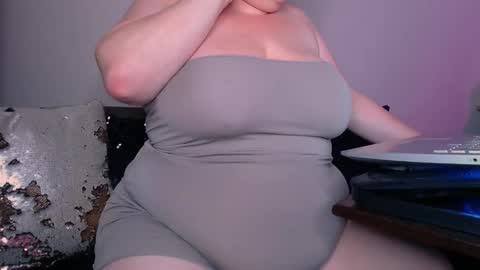 Snapshot of zinacorleone chatting on 10-24-25, 09:00 zinacorleone online show from 10-24-25, 09:00