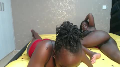 Snapshot of zinadine_ chatting on 01-19-26, 07:23 Zinadine online show from 01-19-26, 07:23