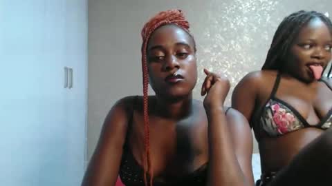 Snapshot of zinadine_ chatting on 02-11-26, 02:22 Zinadine online show from 02-11-26, 02:22