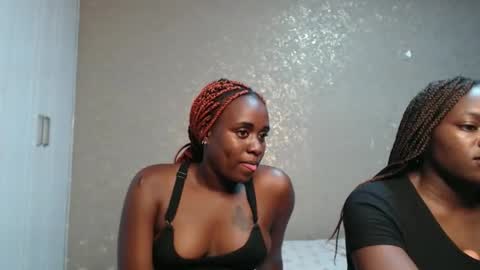 Snapshot of zinadine_ chatting on 02-23-26, 03:04 Zinadine online show from 02-23-26, 03:04