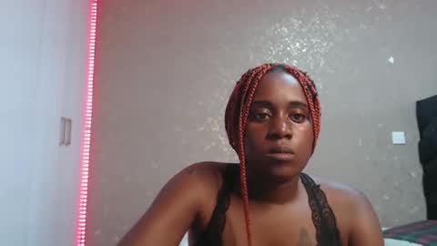 Snapshot of zinadine_ chatting on 02-26-26, 06:23 Zinadine online show from 02-26-26, 06:23