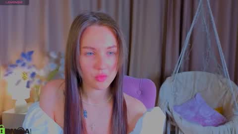 Snapshot of zlata__fox chatting on 10-03-25, 04:37 Zlata Mon Tue Thu Fri Sun Sa GMT 3 0000pm - 0600pm online show from 10-03-25, 04:37