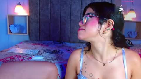 zoe_axel1 online show from 04-26-26, 06:27