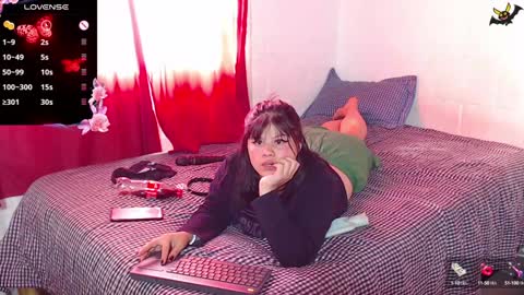 Snapshot of zoe_bronw chatting on 12-11-24, 09:01 Zoe Bronw online show from 12-11-24, 09:01