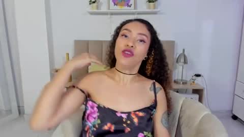 Zoe Gruber online show from 07-08-26, 12:15