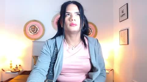 zoe_hecate online show from 05-17-26, 04:21