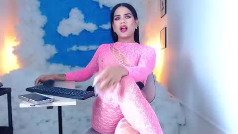 zoe_hecate online show from 06-11-26, 12:43